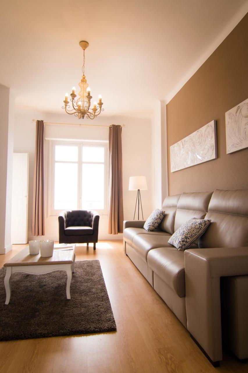 Holidays2Malaga Terraza & Junto Puerto Deportivo المظهر الخارجي الصورة